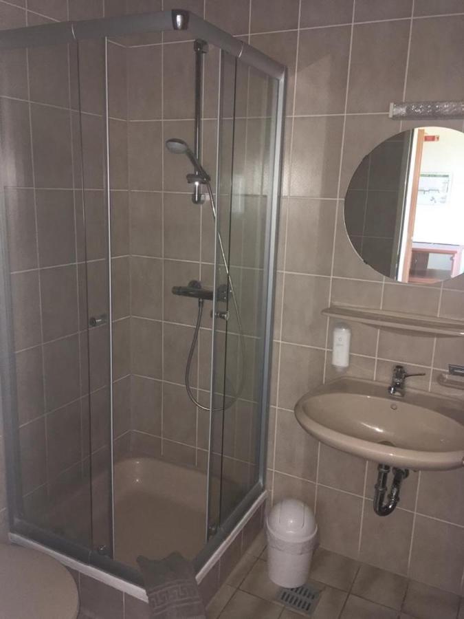 Hotel-Restaurant Hubertus Brome Екстер'єр фото